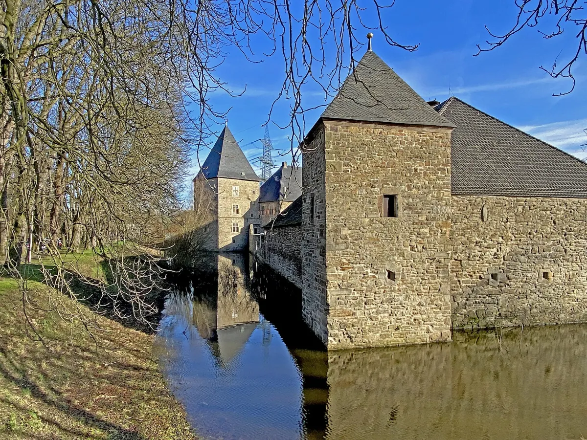Wasserburg Haus Kemnade mit Wassergraben