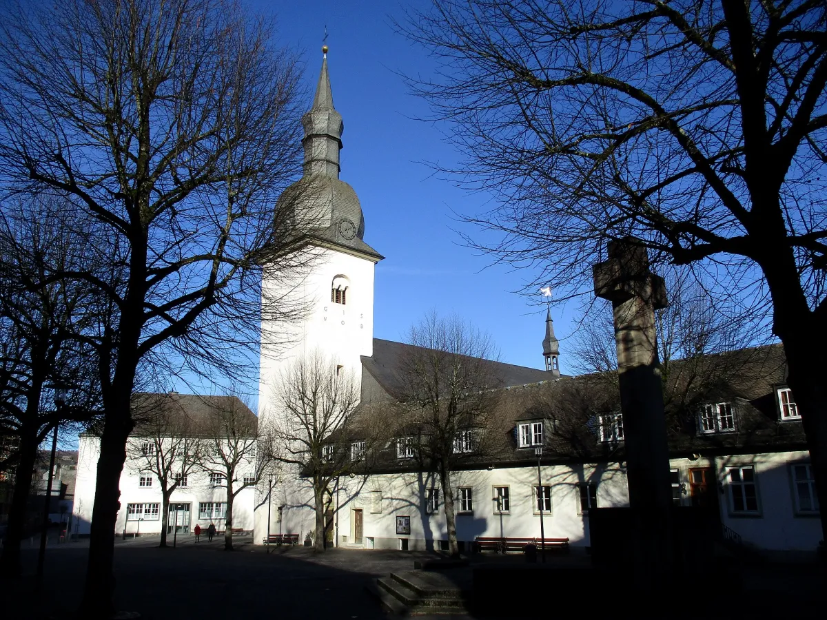 Stiftskirche St. Walburga in Meschede